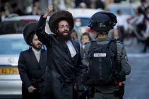 Une organisation caritative ultra-orthodoxe basée aux États-Unis a récolté plus de 130 millions de dollars pour des étudiants de yéchiva haredim échappant au service militaire